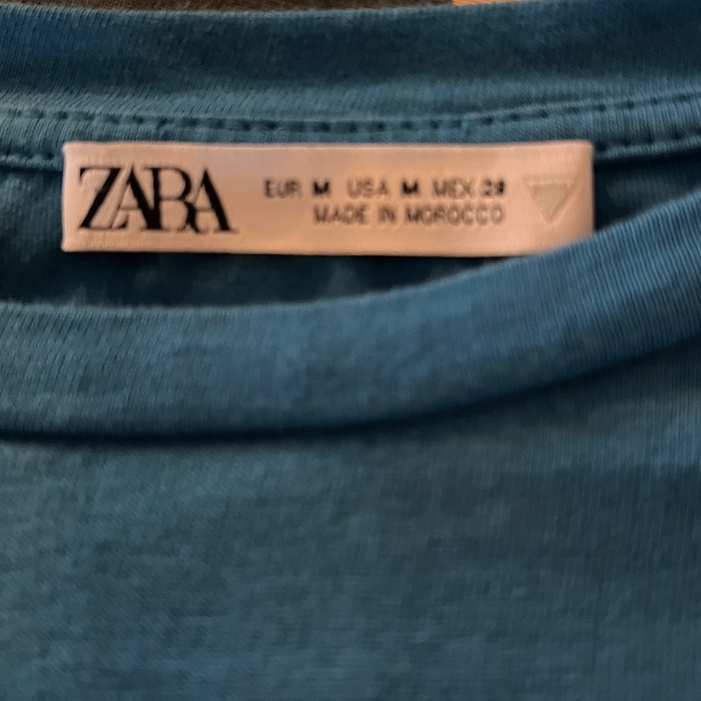 Zara Teal Puff Sleeve Ruched at Waist Crop Top
100% cotton
Sz M - Picture 5 of 12